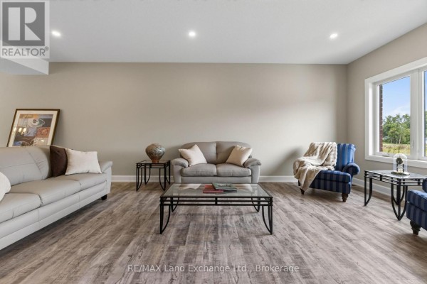 Laundry room - Unit 2 - 8 Golf Links Road, Kincardine, ON N2Z0G1 Photo 4
