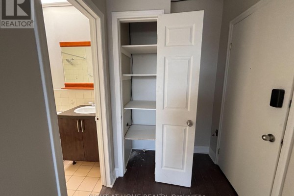 Unit 2 Upper - 503 Oakwood Avenue, Toronto, ON M6E2W9 Photo 4