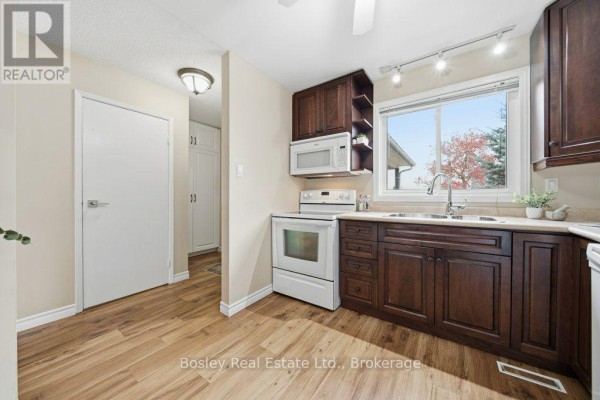 Recreational, Games room - Unit 28 - 255 Northlake Drive, Waterloo, ON N2V1Z2 Photo 5