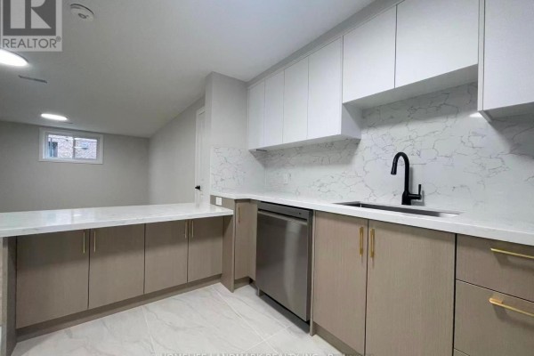 Dining room - Unit 3 - 17 Rosemeade Avenue, Toronto, ON M8Y3A2 Photo 2
