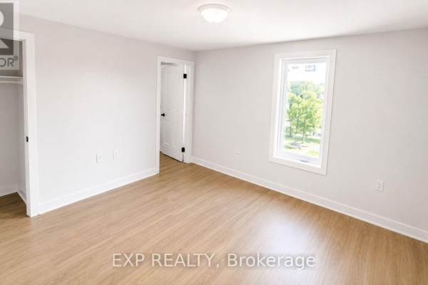 Bedroom 2 - Unit #3 - 33 Front Street N, Orillia, ON L3V4R6 Photo 3