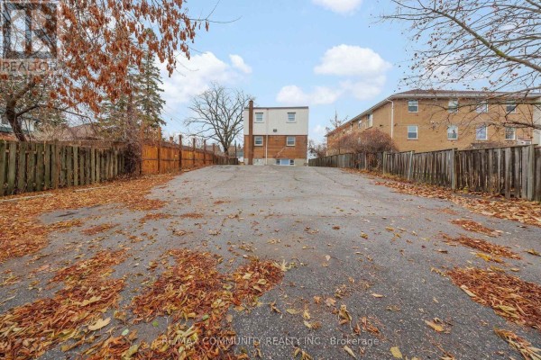 Unit 3 - 383 Buena Vista Avenue, Oshawa, ON L1J2M6 Photo 4