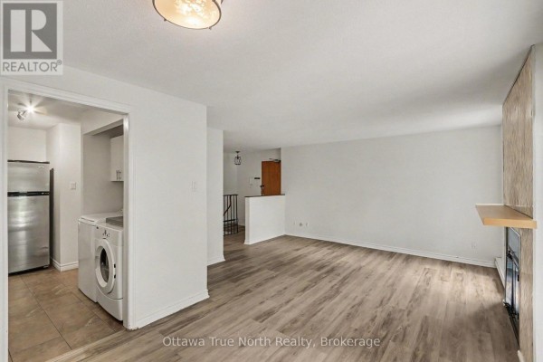 3 - 4 Sweetbriar Circle, Ottawa, ON K2J2K4 Photo 4