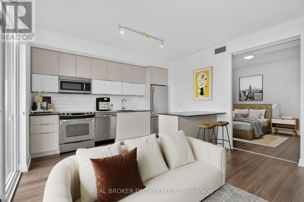 Living room - Unit 3002 - 56 Annie Craig Drive, Toronto, ON M8V0C8 Photo 2