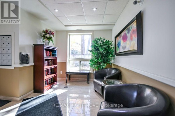 Dining room - Unit 302 - 9 Westmount Drive S, Orillia, ON L3V6C8 Photo 3
