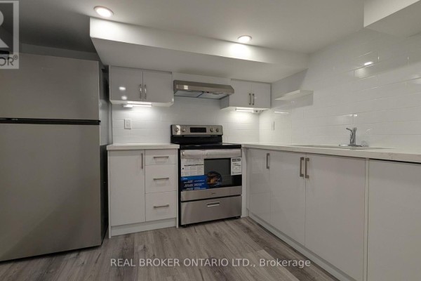 Unit #4 - 1150 Woodbine Avenue, Toronto, ON M4C4C9 Photo 2