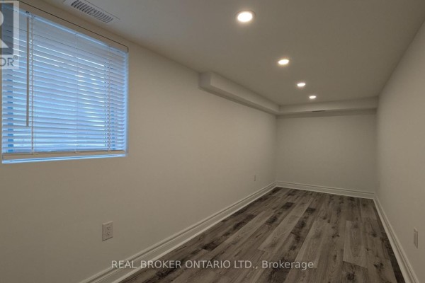 Unit #4 - 1150 Woodbine Avenue, Toronto, ON M4C4C9 Photo 3