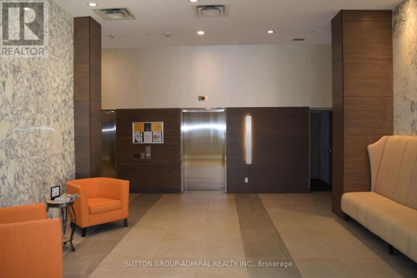 Dining room - Unit# 411 - 2055 Danforth Avenue, Toronto, ON M4C1J8 Photo 4