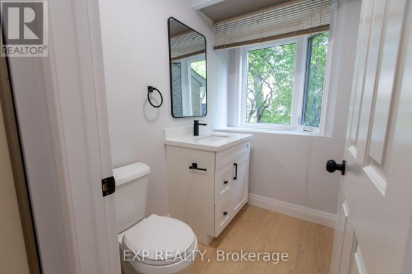 Living room - Unit 7 - 710 Coronation Avenue, Ottawa, ON K1G4G7 Photo 5