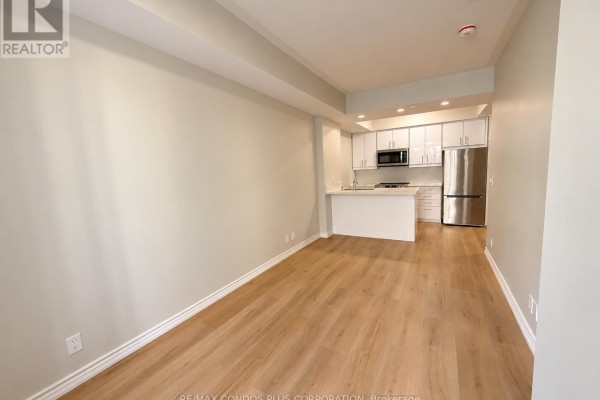 Kitchen - Unit 8 - 90 Eastwood Park Gardens, Toronto, ON M8W0B2 Photo 2