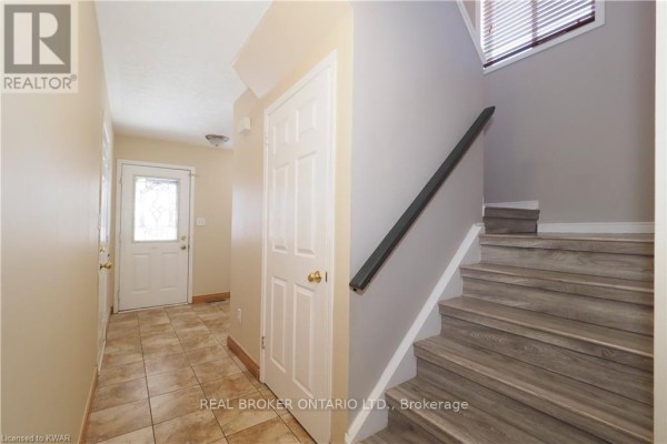 Unit A - 258 Inverhuron Crescent, Waterloo, ON, photo 3