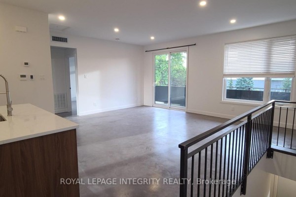 Unit A - 396 Marguerite Avenue, Ottawa, ON K1L7W6 Photo 3