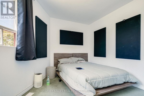 Unit A - 429 Vaughan Road, Toronto, ON M6C2P1 Photo 4