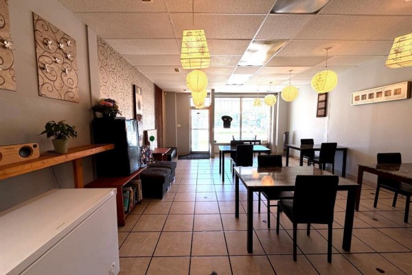 Unit A 160 St Anne's Road, Winnipeg, MB R2M2Z6 Photo 3