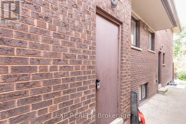 Unit B - 84 Laurel Avenue, Toronto, ON M9B4T2 Photo 3