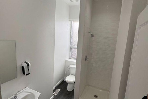 Bathroom - Unit C - 864 Broadview Avenue, Toronto, ON M4K2R1 Photo 3