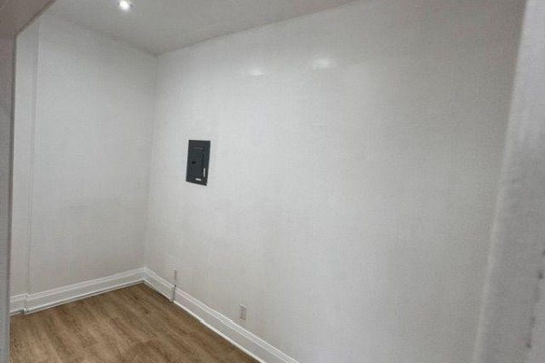 Unit C - 864 Broadview Avenue, Toronto, ON M4K2R1 Photo 4