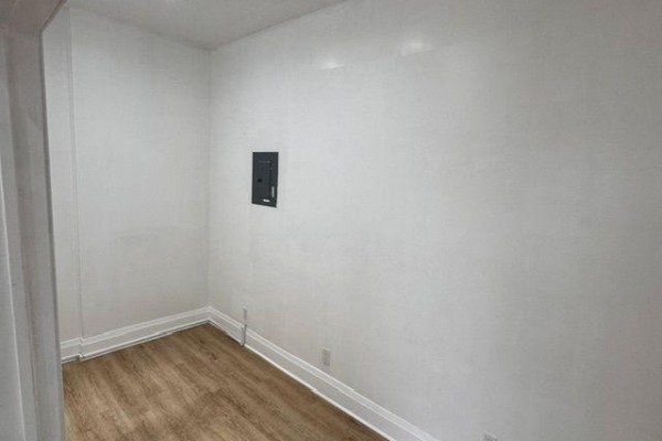 Unit C - 864 Broadview Avenue, Toronto, ON M4K2R1 Photo 5