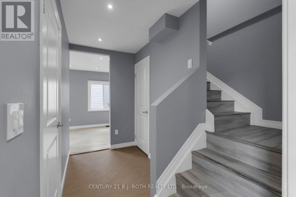 Bedroom 2 - Units 1 + 2 + Coach House - 12 Dufferin Street, Barrie, ON L4N2J7 Photo 2
