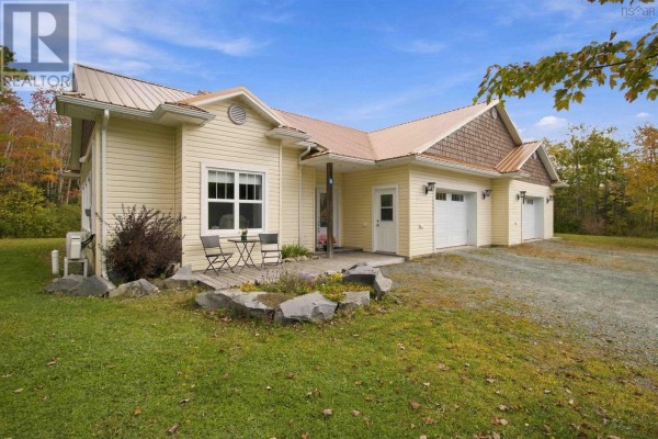 3pc Bathroom - Units A & B 15 Maple Ridge Drive, White Point, NS B0T1K0 Photo 5