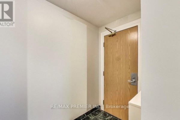 Primary Bedroom - Uph02 - 105 Victoria Street, Toronto, ON M5C3B4 Photo 4