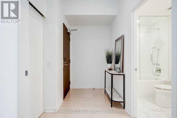 Uph05 - 20 Lombard Street, Toronto, ON M5C0A7 Photo 2