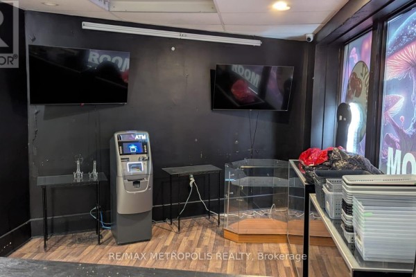 Upper - 1 Dunlop Street E, Barrie, ON, photo 2