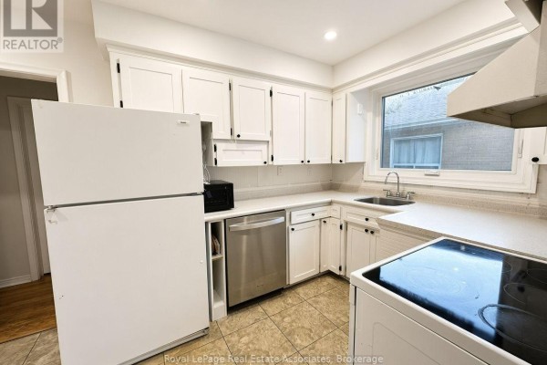 Primary Bedroom - Upper - 10 Elizabeth Street, Halton Hills, ON L7G3K2 Photo 4