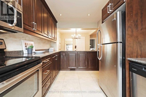 Dining room - Upper - 10 Muriel Avenue, Toronto, ON M4J2X9 Photo 2