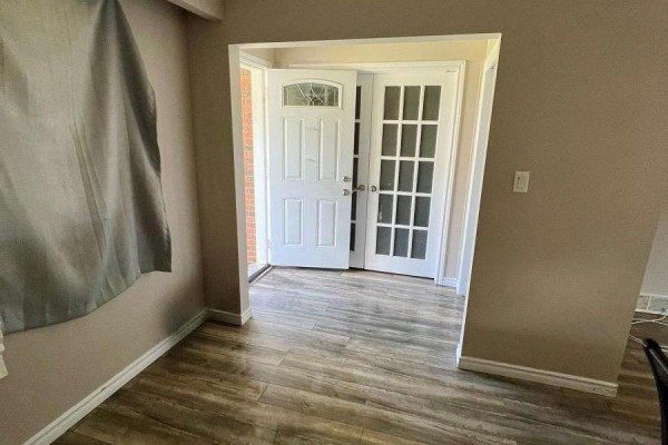 Bedroom 2 - Upper - 10 Trelawn Parkway, Welland, ON L3C1W3 Photo 4