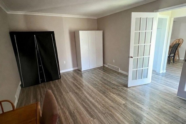 Bedroom 3 - Upper - 10 Trelawn Parkway, Welland, ON L3C1W3 Photo 5