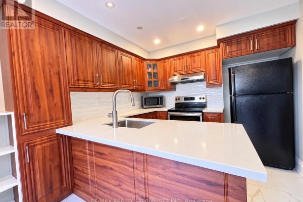 Dining room - Upper - 1061 Clark Boulevard, Milton, ON L9T6Y5 Photo 2