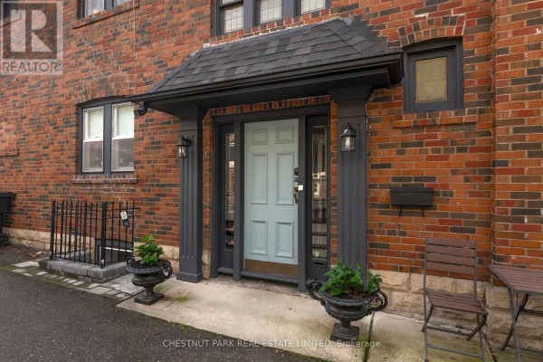Upper - 11 Rose Park Crescent, Toronto, ON M4T1P8 Photo 2