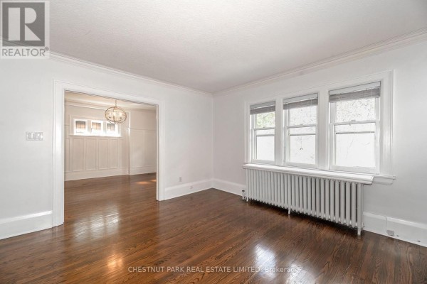 Upper - 11 Rose Park Crescent, Toronto, ON M4T1P8 Photo 4