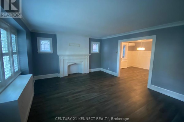 Kitchen - Upper - 1102 Avenue Road, Toronto, ON M5N2E3 Photo 3