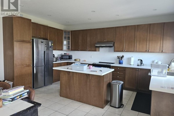 Kitchen - Upper - 118 Santa Amato Crescent, Vaughan, ON L4J0G1 Photo 4