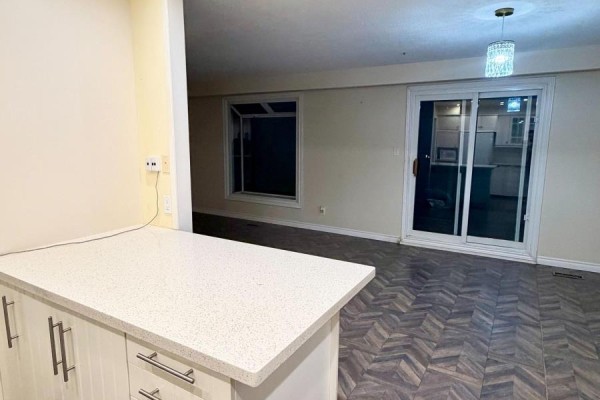 Kitchen - Upper - 119 Ingleside Drive, Kitchener, ON N2M2G9 Photo 4