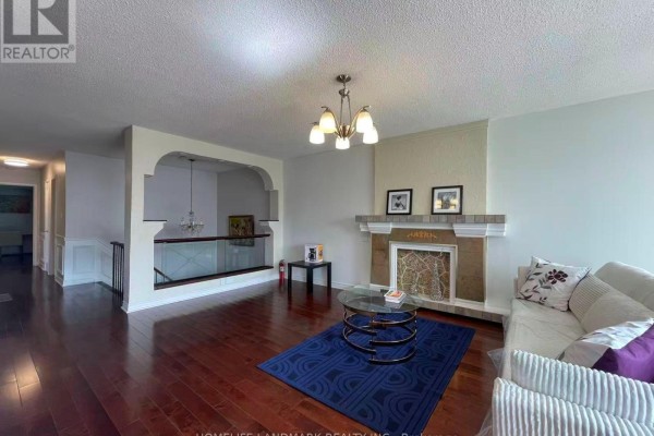 Kitchen - Upper - 12 Clancy Drive, Toronto, ON M2J2V8 Photo 2