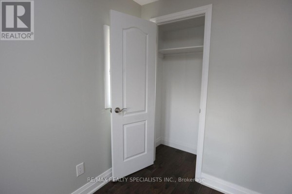 Bathroom - Upper - 12 Wiltshire Avenue, Toronto, ON M6N2V9 Photo 5