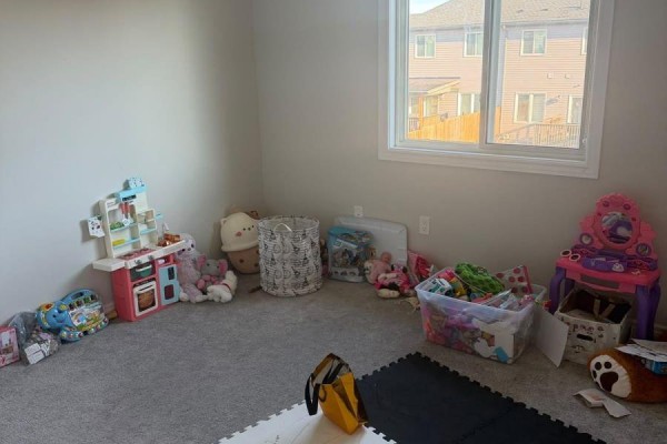 Bedroom - Upper - 1222 Uppers Lane, Thorold, ON L2V0H1 Photo 4