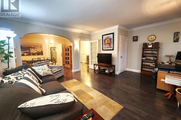 Den - Upper - 1227 Avenue Road, Toronto, ON M5N2G5 Photo 3
