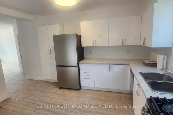 Upper - 124 Evans Avenue, Toronto, ON M8Z1H9 Photo 4