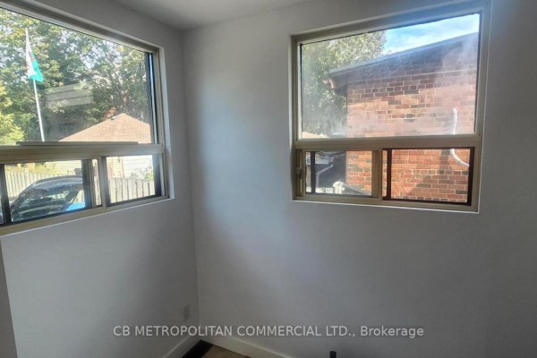Upper - 124 Evans Avenue, Toronto, ON M8Z1H9 Photo 5