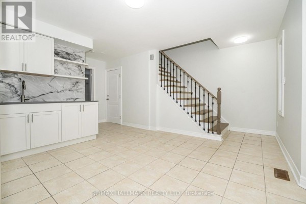 Primary Bedroom - Upper - 125 Viella Street, Toronto, ON M6N5C7 Photo 4
