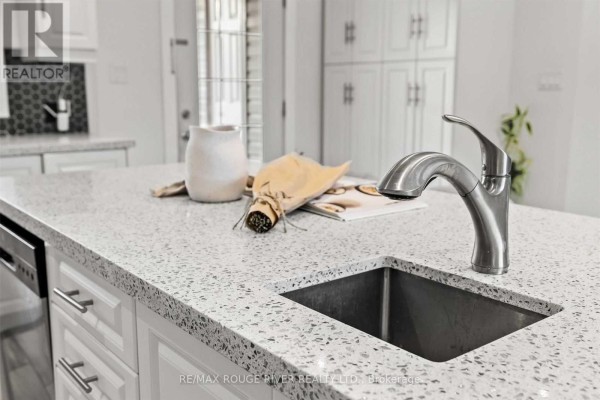 Kitchen - Upper - 131 John Street E, Whitby, ON L1N2T4 Photo 3