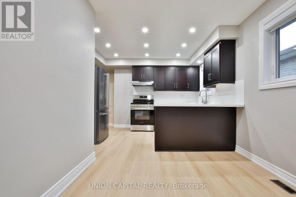 Upper - 131 Romfield Circuit, Markham, ON, photo 2