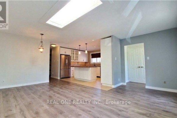 Bedroom 2 - #upper - 133 Mccraney Street, Oakville, ON L6H1H5 Photo 5