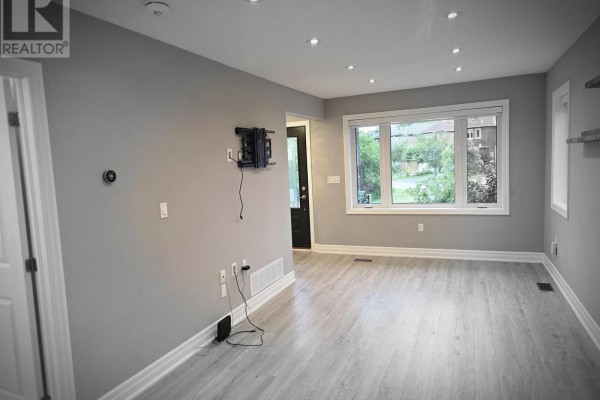 Primary Bedroom - Upper - 141 Phillip Avenue, Toronto, ON M1N3R6 Photo 4