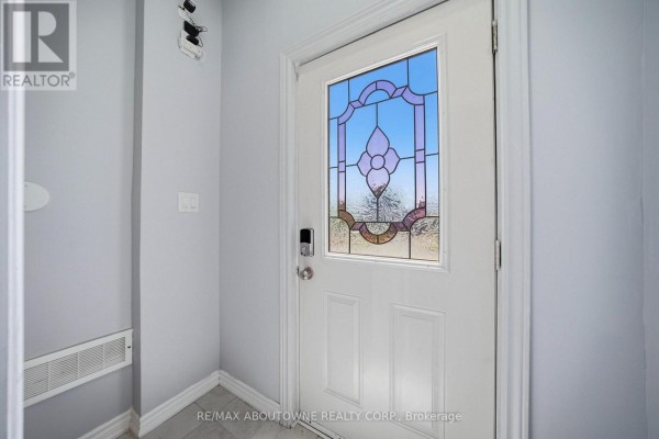 Upper - 146 Bankside Drive N, Kitchener, ON, photo 3