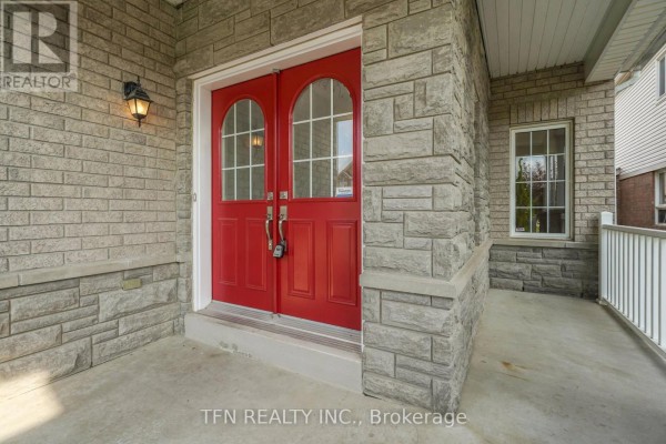 Family room - Upper - 1648 Pennel Drive, Oshawa, ON L1K0K1 Photo 4